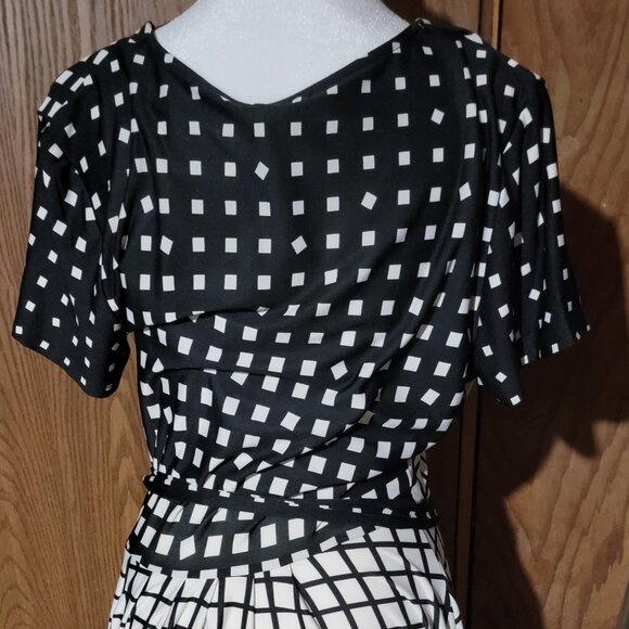 Black n White Checked Wrap Dress – Medium - Picture 7 of 10